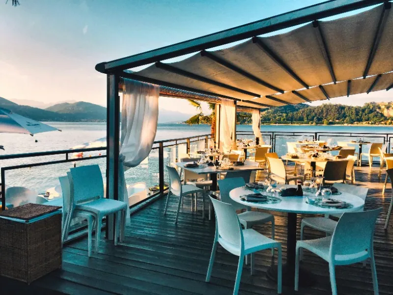 Hotel restaurant